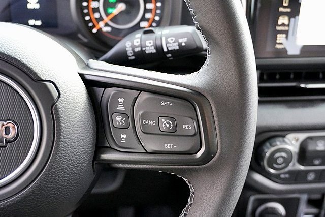 New 2026 Bright White Clear-Coat Exterior Paint Jeep Sport S image 41