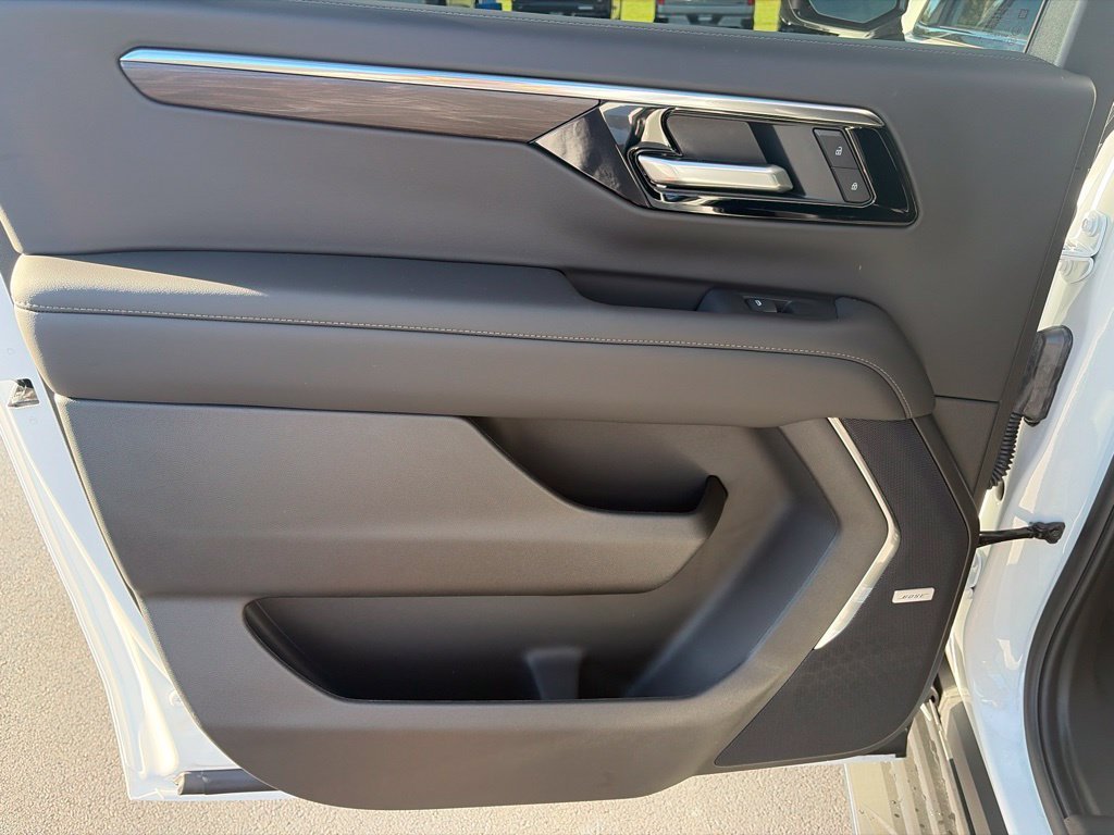 2026 Chevrolet Suburban LT - Photo 33
