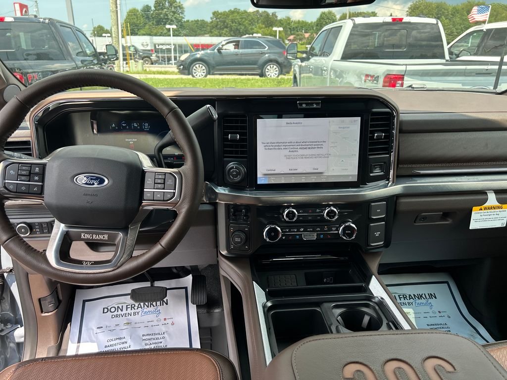 New 2026 Glacier Gray Metallic Tri-Coat Ford F-250® King Ranch® image 15