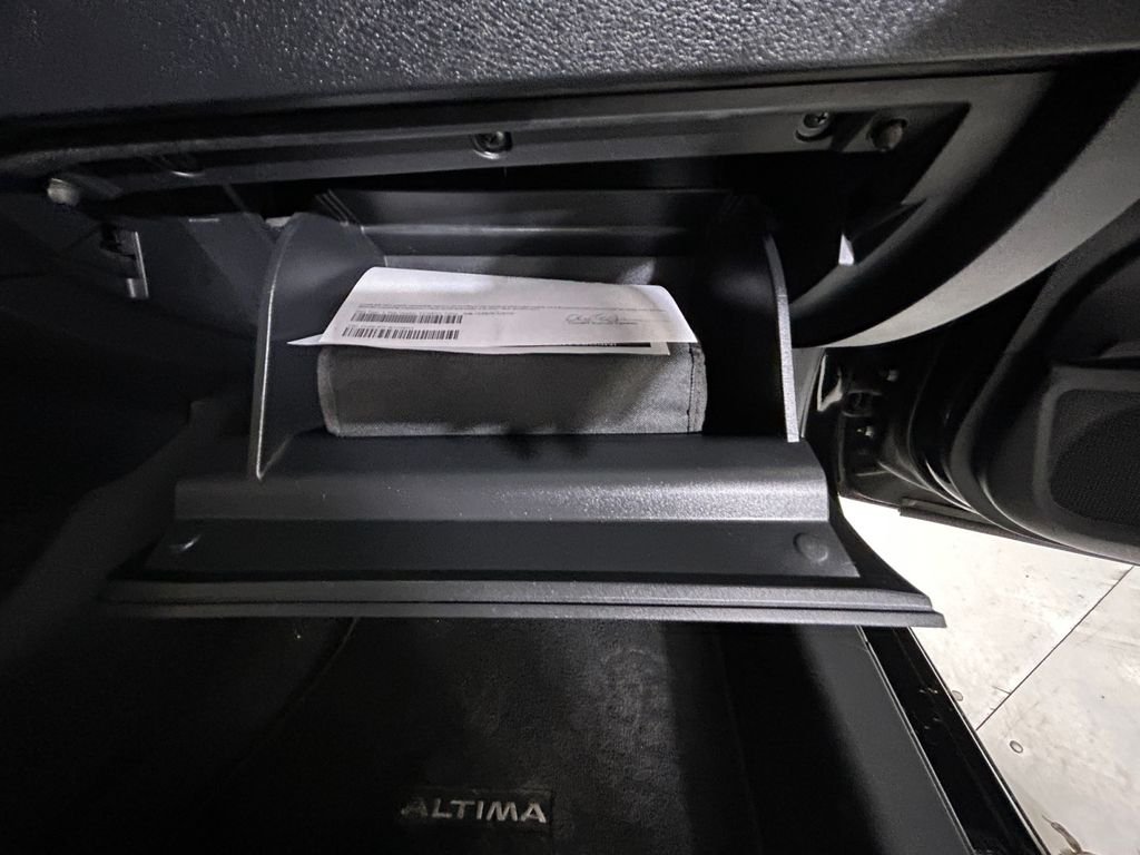 Used 2019 Black Nissan 2.5 SV image 28