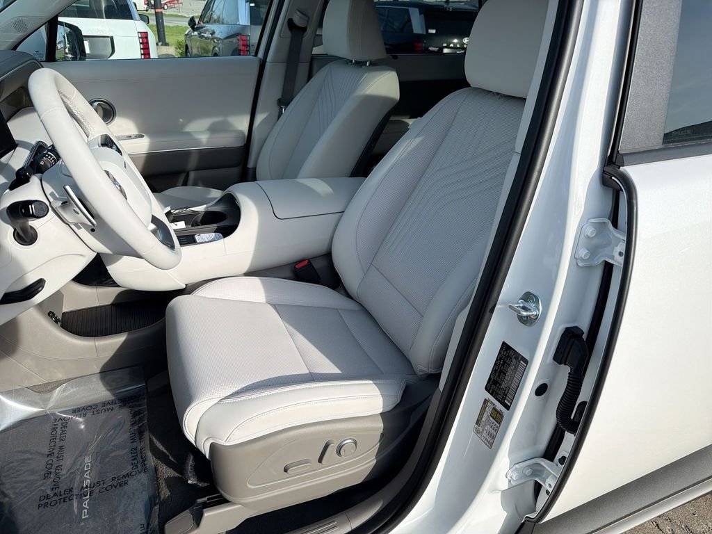 New 2026 White Hyundai SEL AWD image 13
