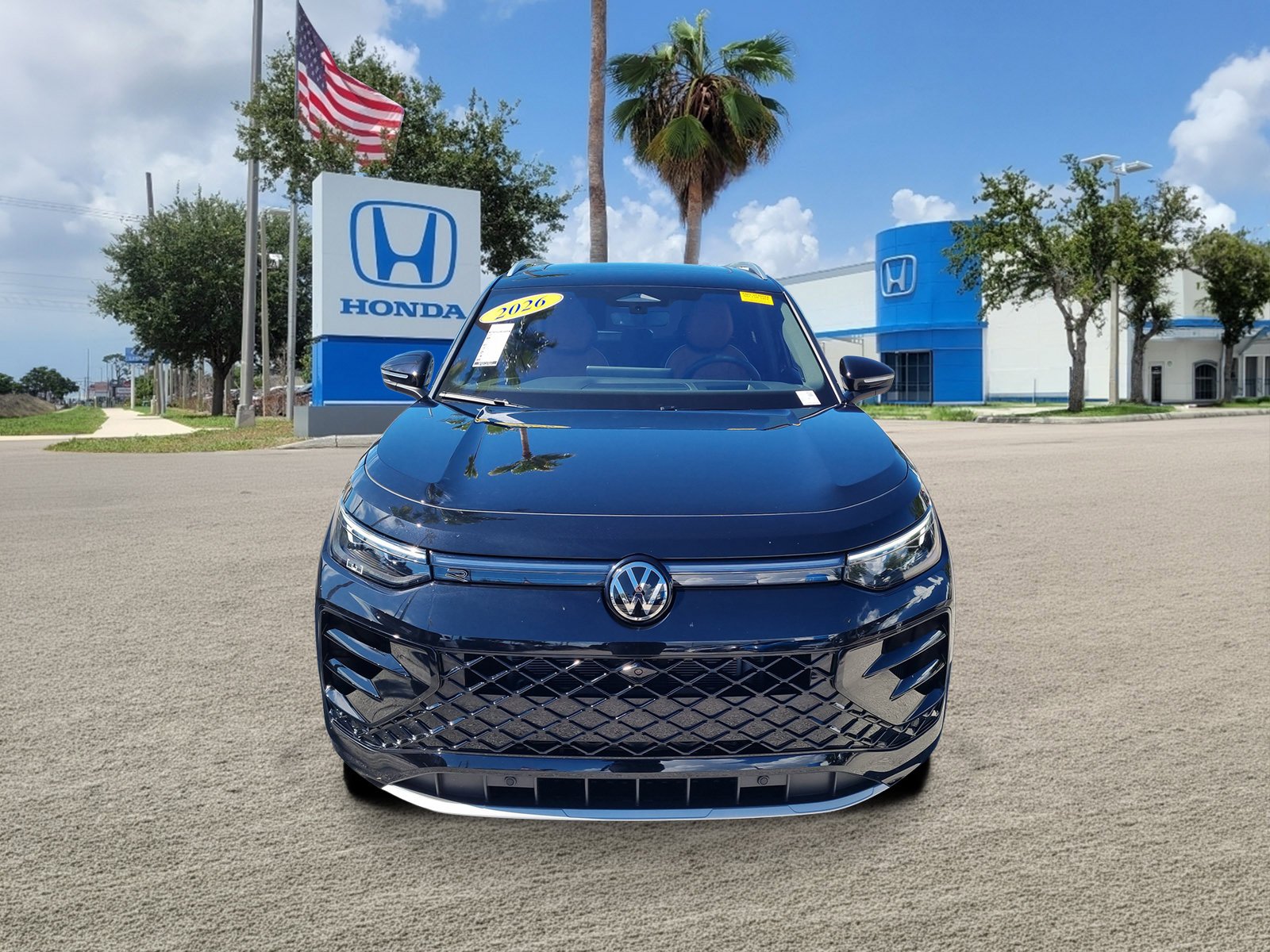 Used 2026 Deep Black Pearl Volkswagen SEL R-Line Turbo image 2