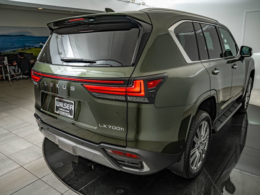 New 2025 Nori Green Pearl Lexus 700h Ultra Luxury image 16