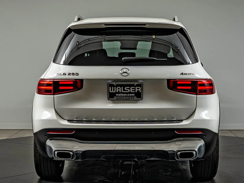 Used 2026 Polar White Mercedes-Benz GLB 250 image 6
