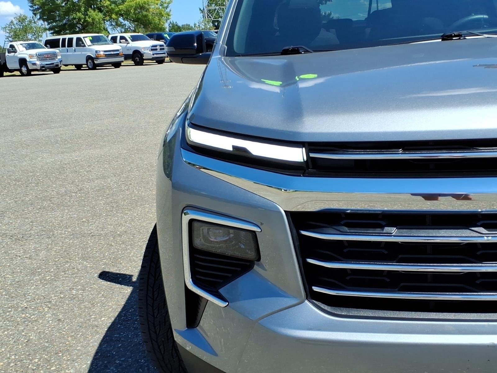 Used 2026 Sterling Gray Metallic Chevrolet FWD LT image 16