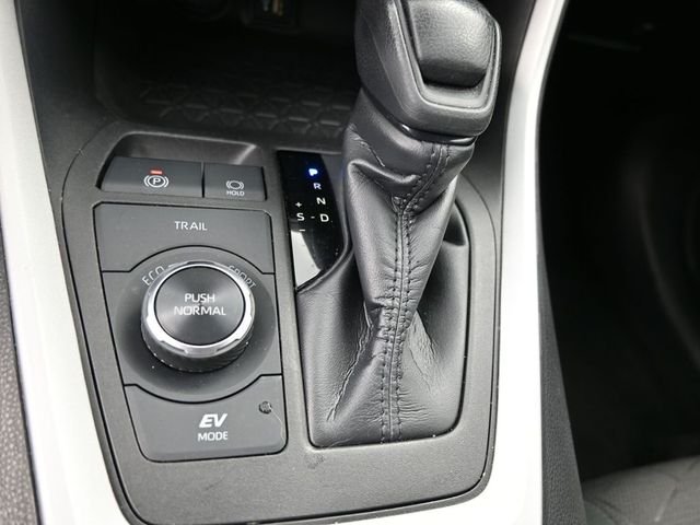 2023 Toyota RAV4 XLE - Photo 14