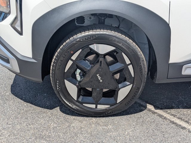 New 2027 Snow White Pearl Kia S image 11