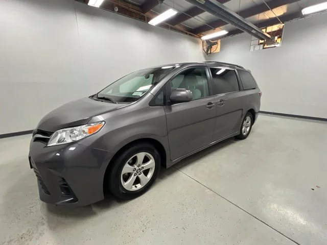 2018 Toyota Sienna LE