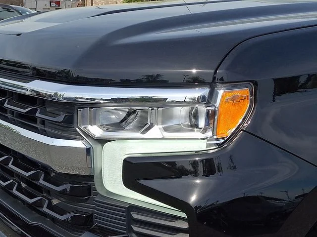Used 2025 Black Chevrolet LT image 9