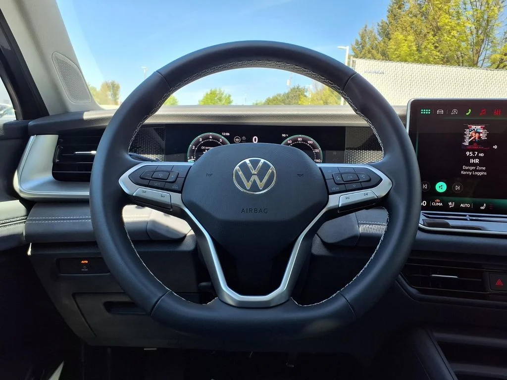 New 2026 Platinum Gray Metallic Volkswagen 2.0T SE image 12