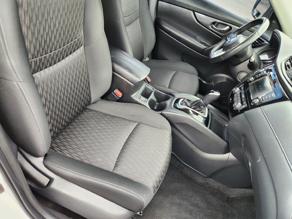 Used 2018 White Nissan SV image 11