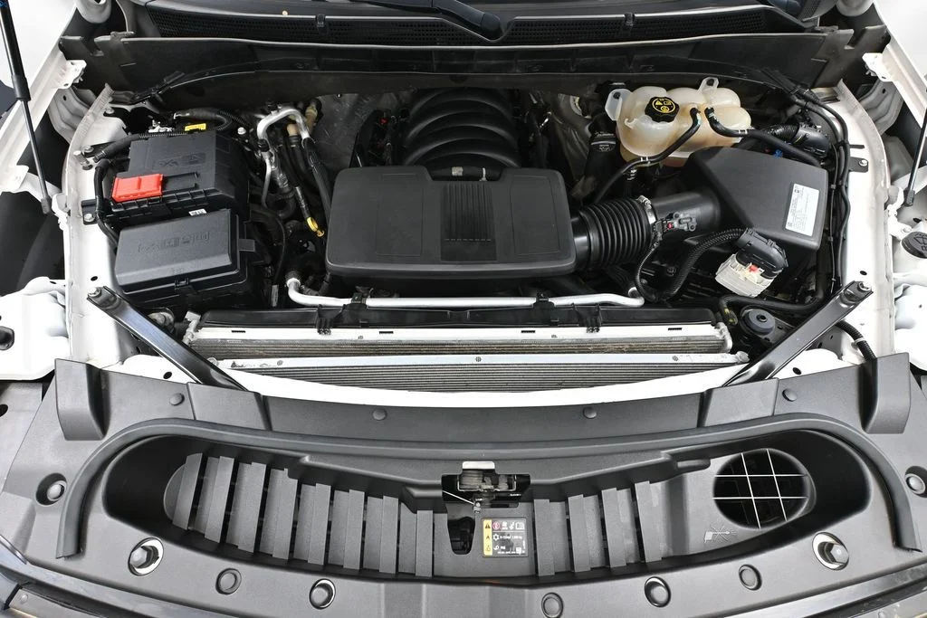 Used 2021 White Cadillac Sport image 62