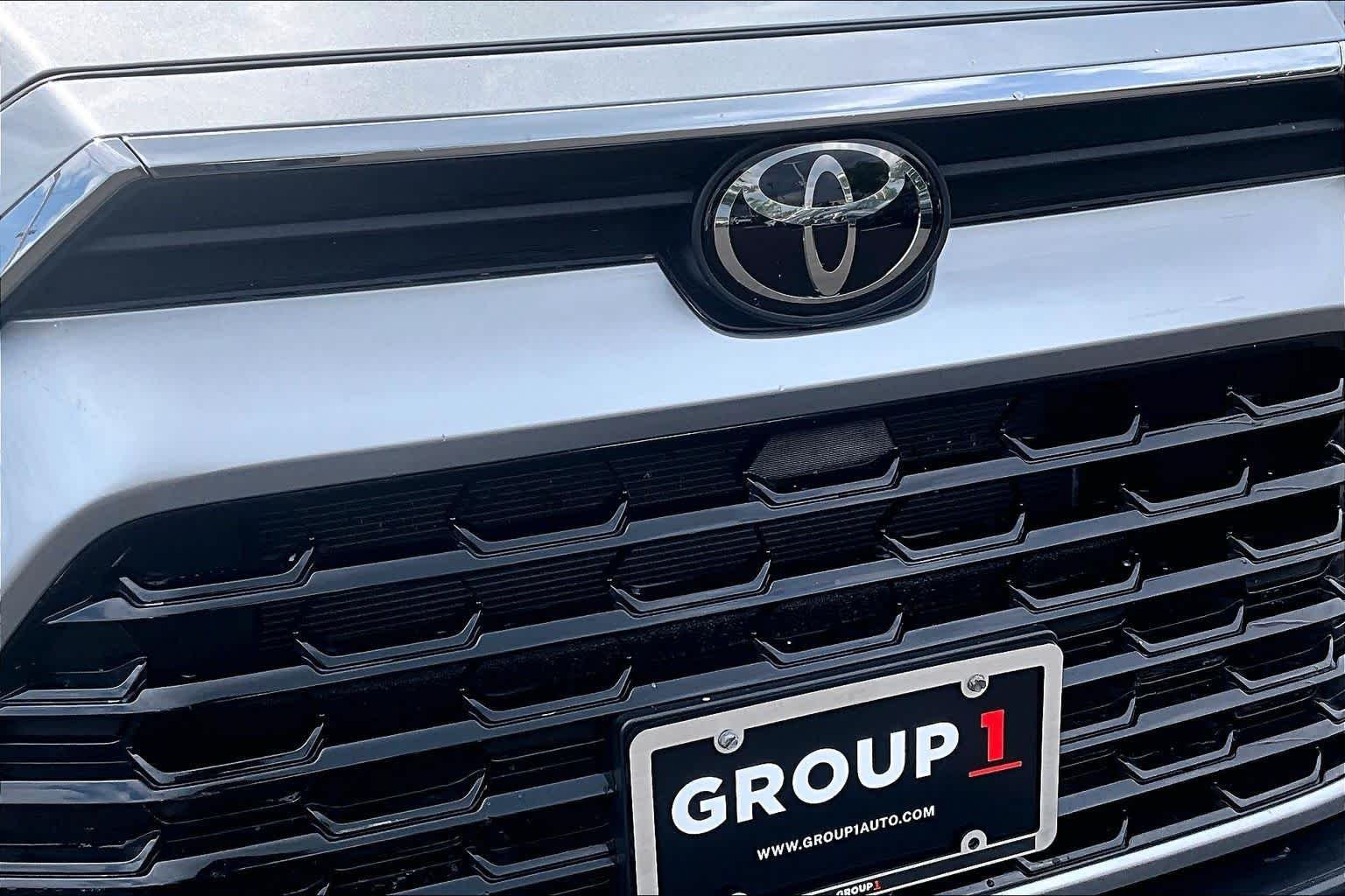 Used 2025 Celestial Silver Metallic Toyota XLE image 31