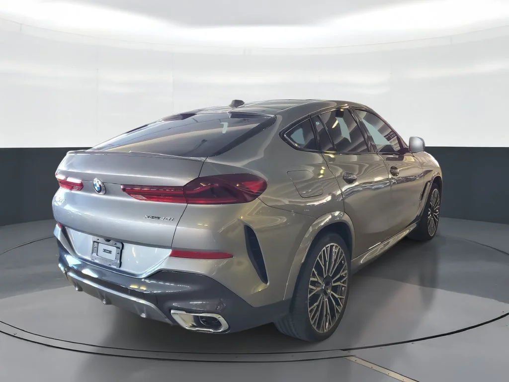 New 2027 Skyscraper Grey Metallic BMW xDrive40i image 3