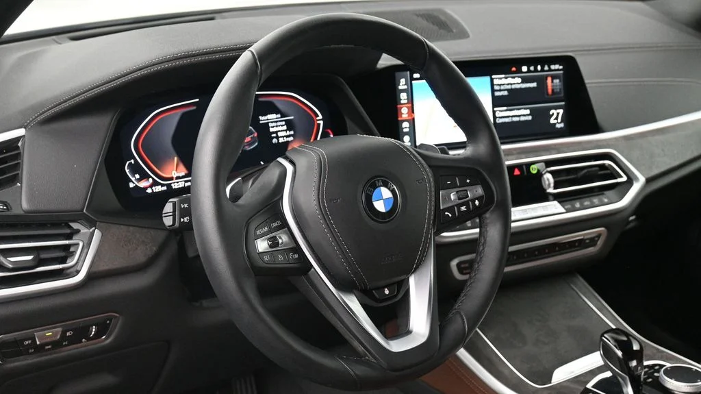 Certified Used 2023 Mineral White Metallic BMW xDrive40i image 10