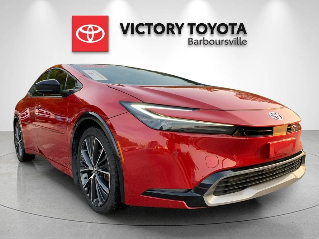 Used 2024 Red Toyota XLE image 5