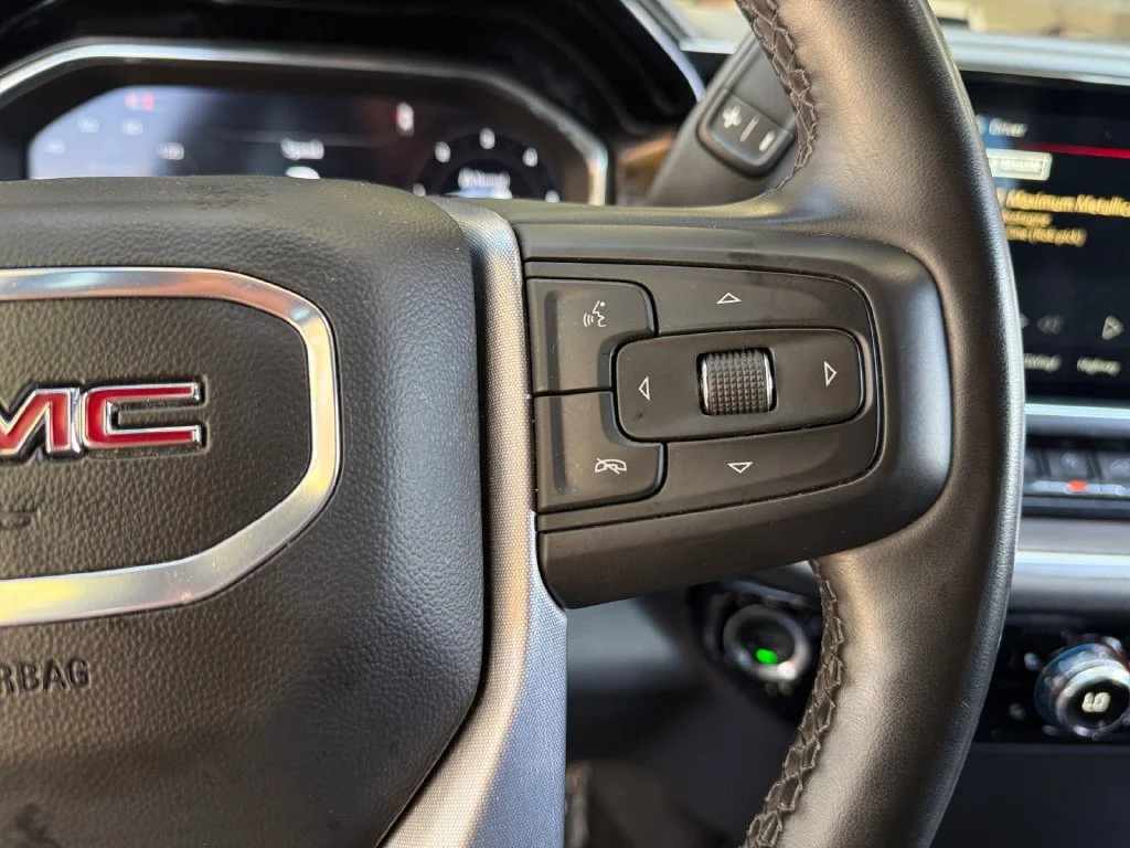 Used 2025 White GMC SLT image 24