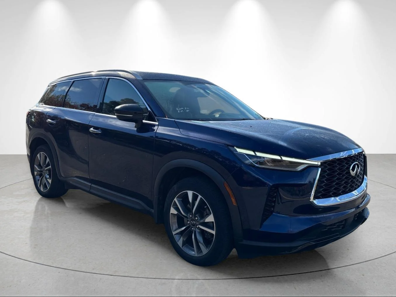 Certified Used 2023 Grand Blue INFINITI LUXE image 7