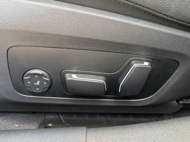 Used 2025 Blue Metallic BMW M440i image 25
