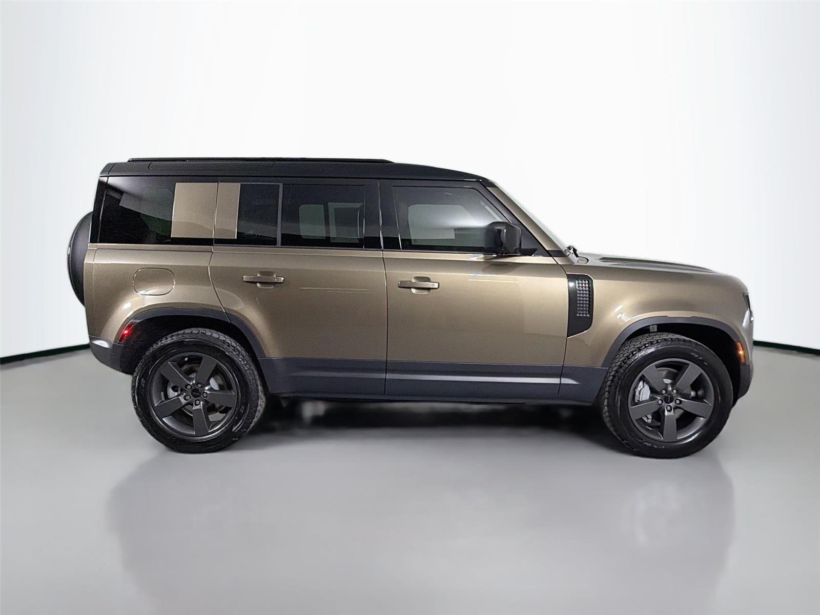 New 2026 Gondwana Stone Land Rover 110 S P300 image 4