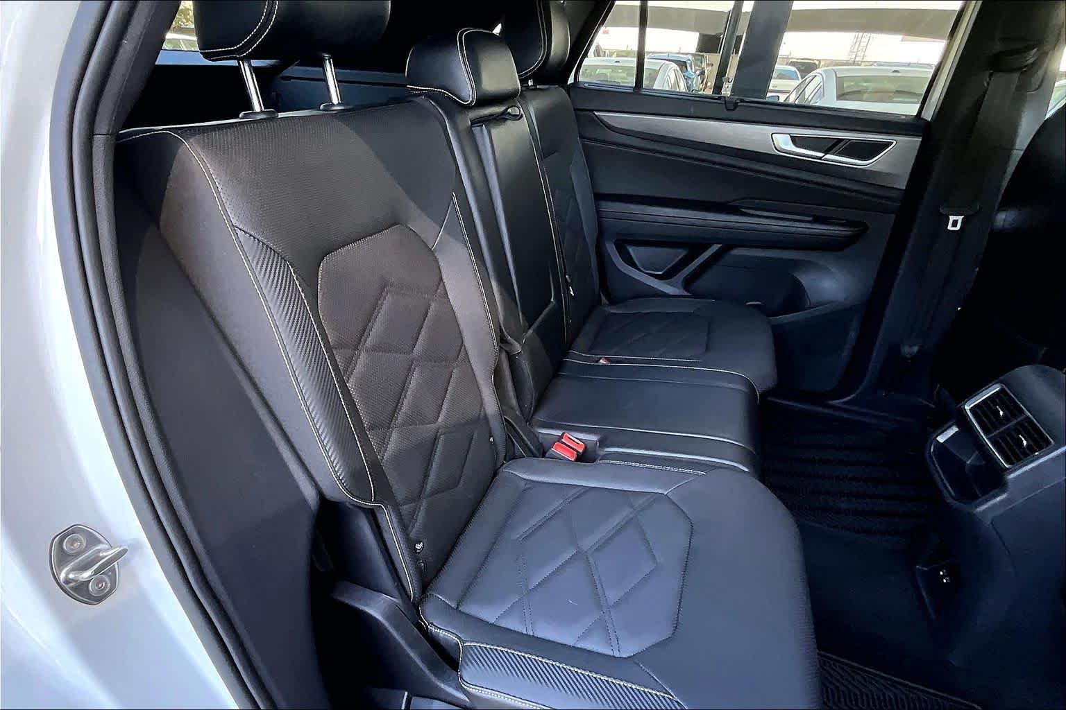 2024 Volkswagen Atlas Cross Sport SE w/Tech - Photo 21