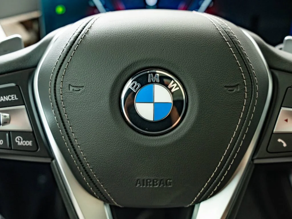 New 2026 Skyscraper Grey Metallic BMW xDrive40i image 31