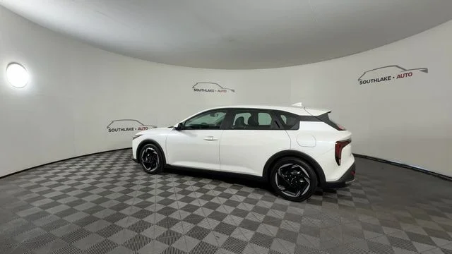 New 2026 Snow White Pearl Kia EX image 6
