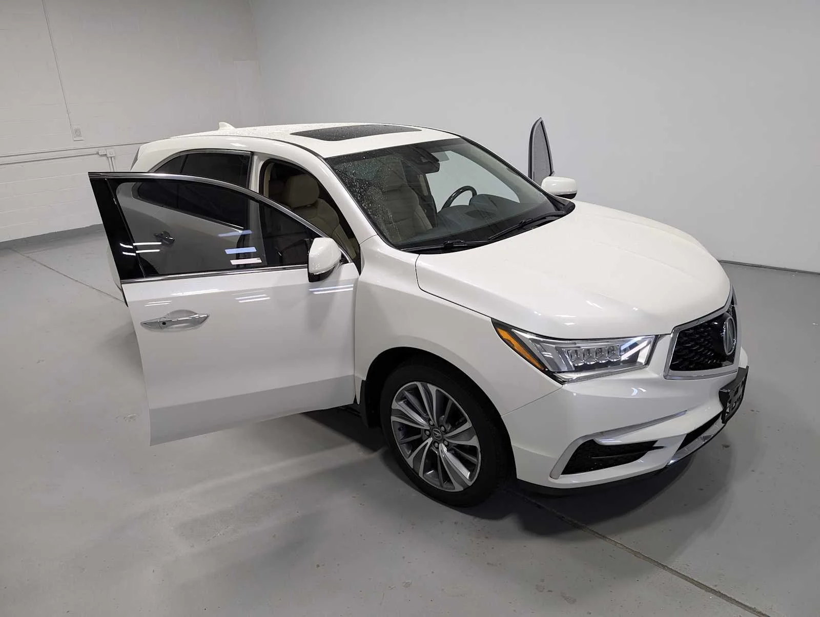 Used 2017 White Diamond Pearl Acura w/Technology Pkg image 15