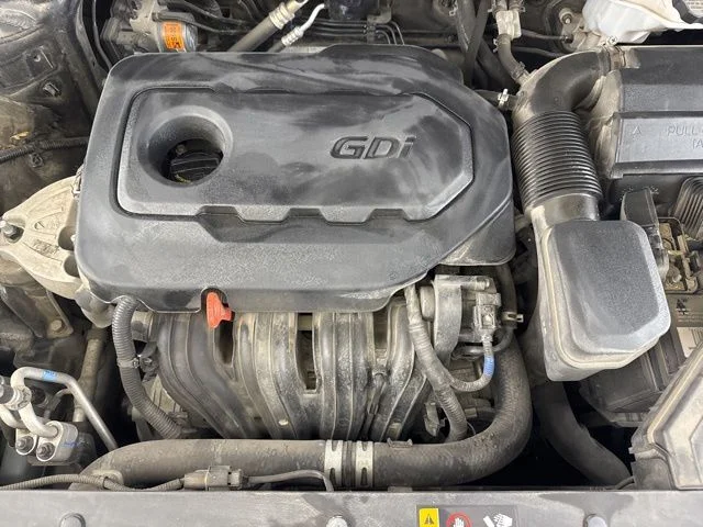 Used 2019 Black Hyundai SE image 20