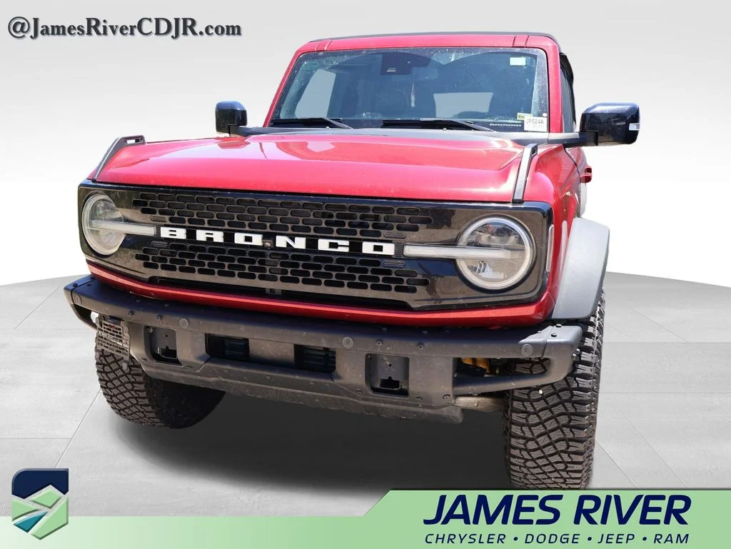 Used 2021 Red Ford Wildtrak image 4