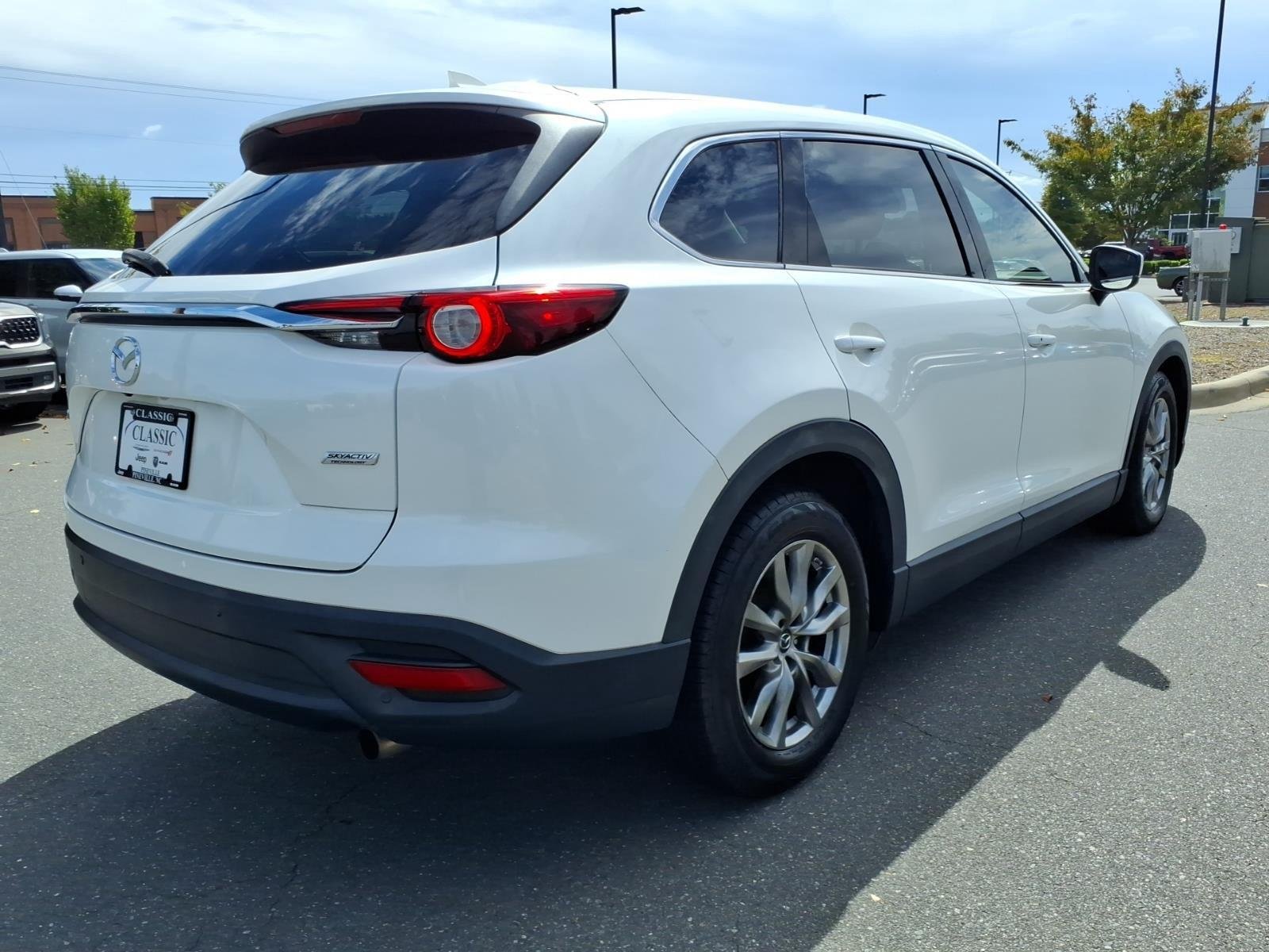 Used 2019 Snowflake White Pearl Mica Mazda Touring image 2