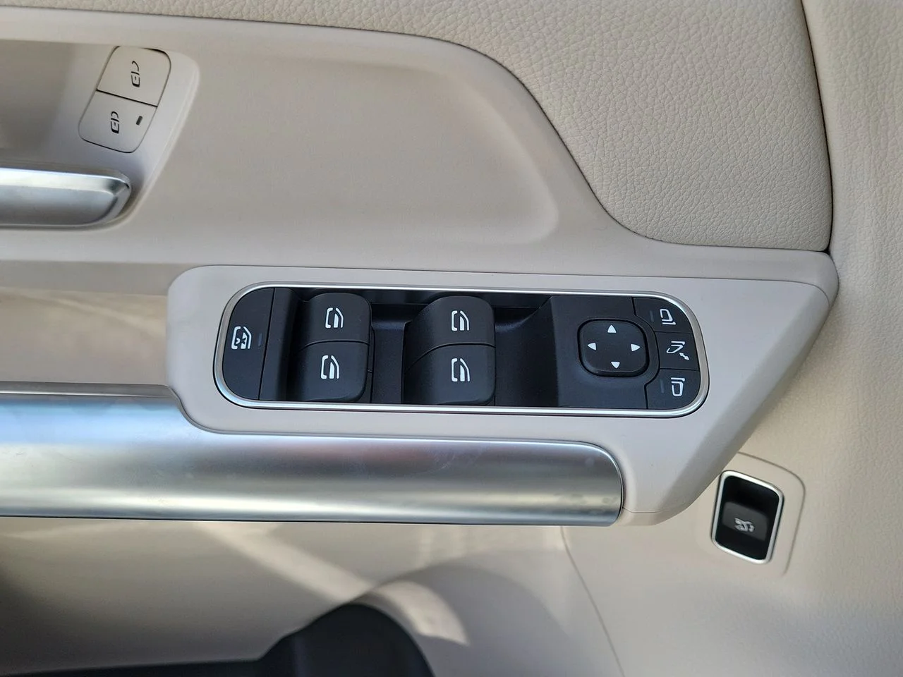 New 2026 Polar White Mercedes-Benz GLA 250 image 26