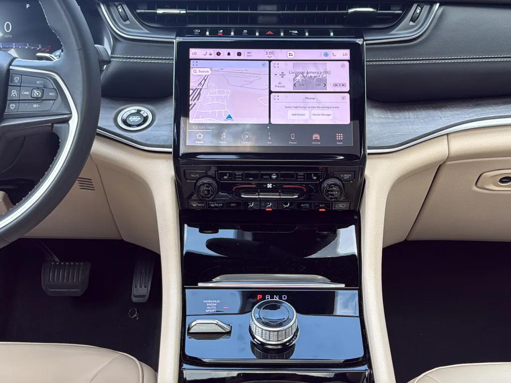 Used 2023 White Jeep Limited image 19