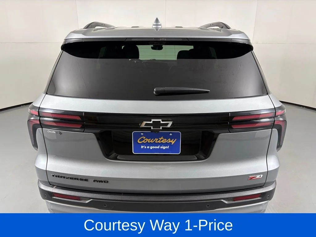 Used 2024 Gray Chevrolet Z71 image 9