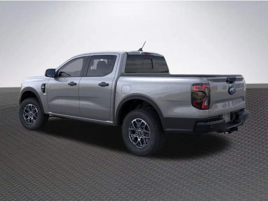 New 2026 Carbonized Gray Metallic Ford XLT image 4