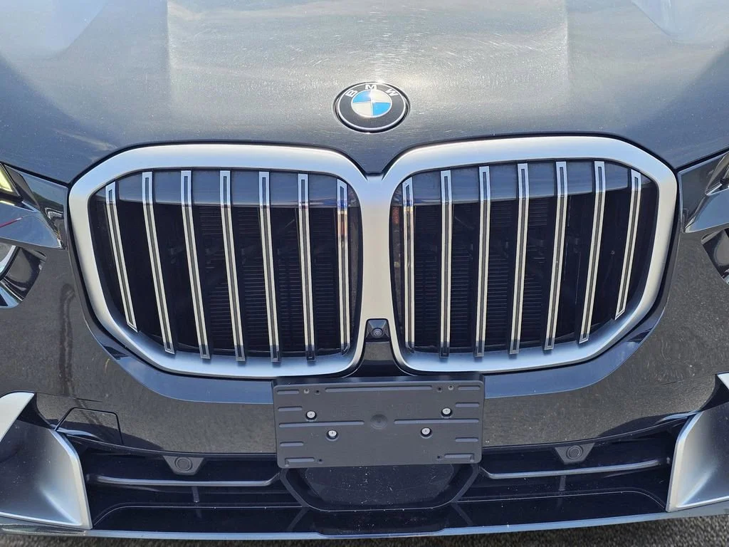 Used 2025 Blue BMW xDrive40i image 3