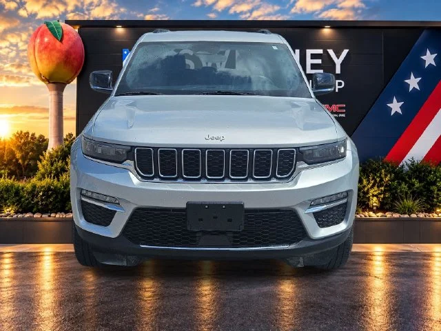 Used 2024 Silver Jeep Limited image 8