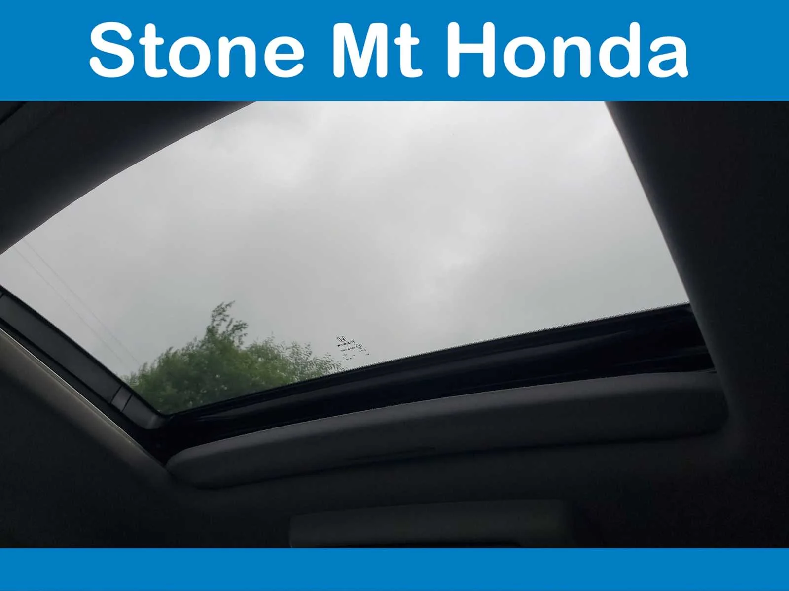 Used 2019 Modern Steel Metallic Honda Touring image 32