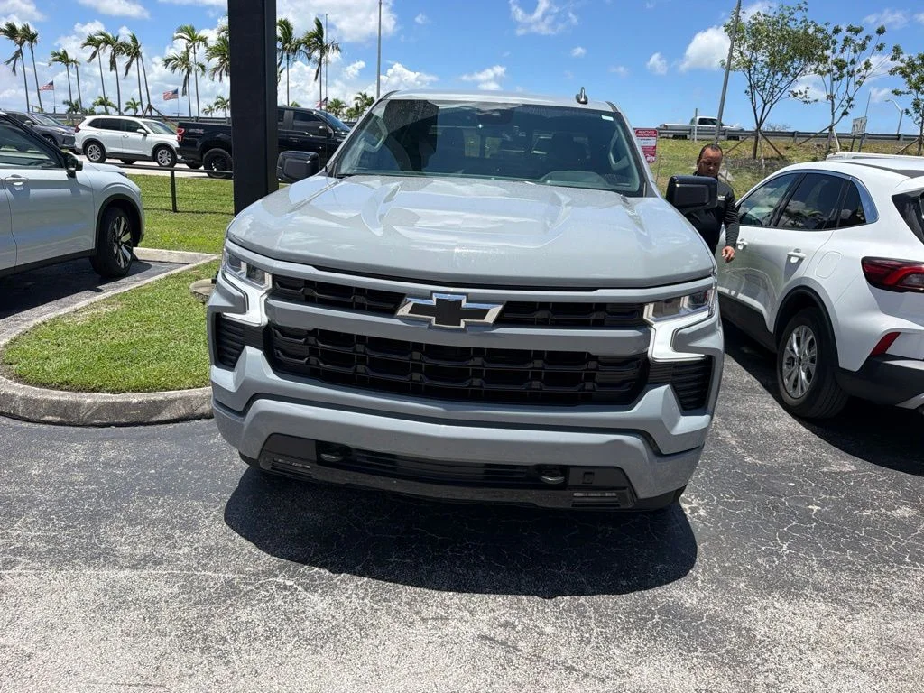 Used 2025 Slate Gray Metallic Chevrolet RST image 2