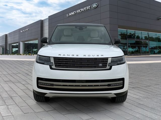 New 2026 Ostuni Pearl White Land Rover SE image 8