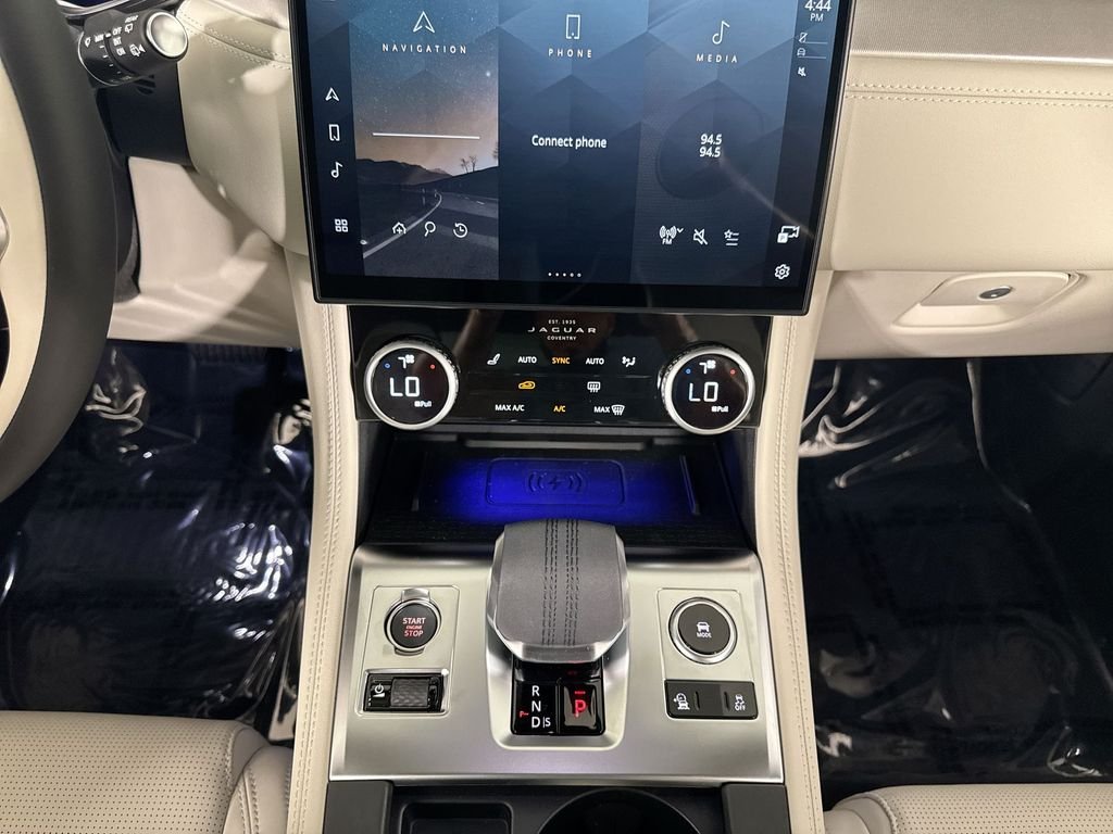 2026 Jaguar F-Pace R-Dynamic S - Photo 17