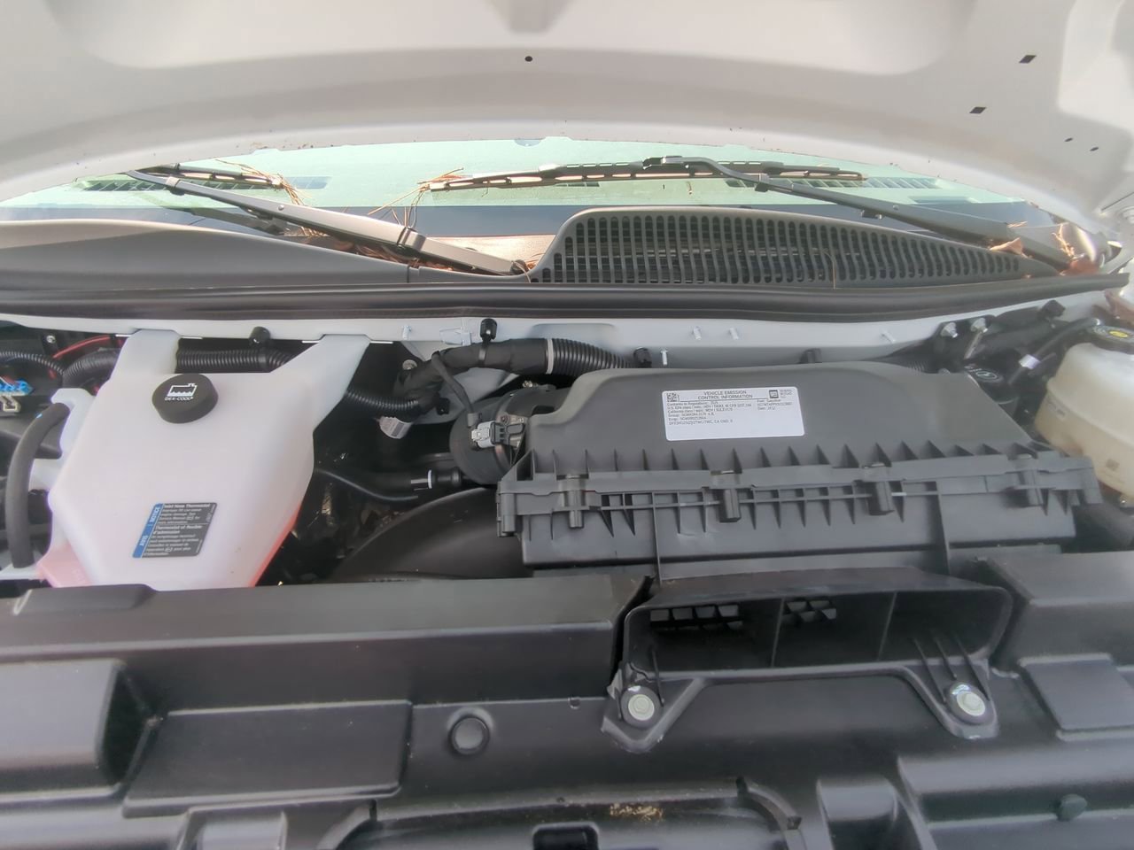 2025 GMC Savana Cargo Work Van - Photo 26