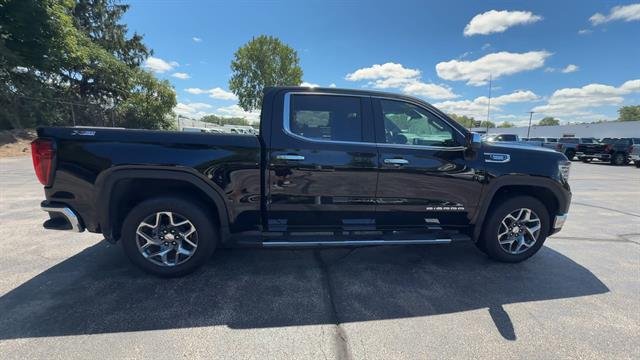 Used 2026 Onyx Black GMC SLT image 9