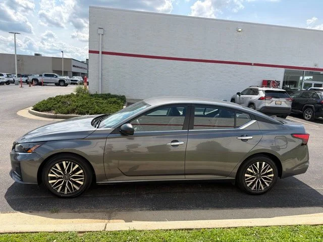 Used 2025 Gray Nissan 2.5 SV image 4
