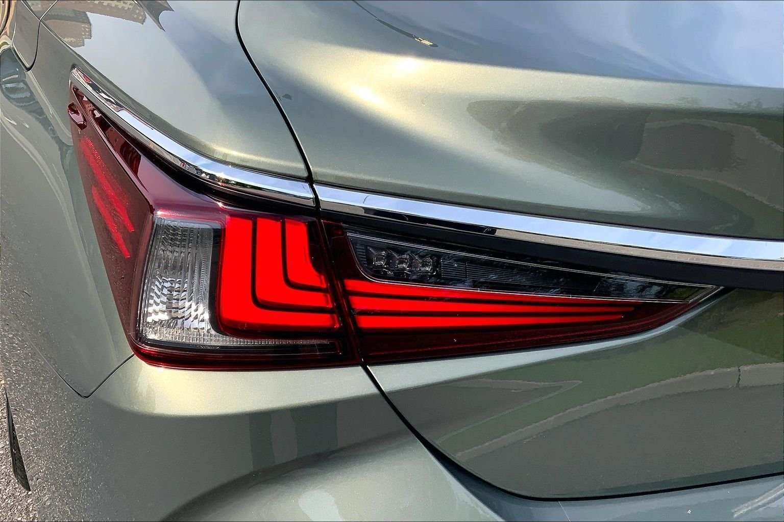 Used 2021 Green Lexus 350 image 27