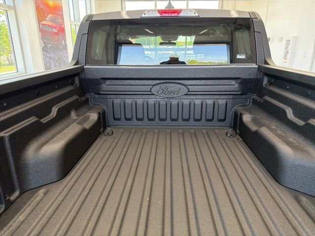 New 2026 Carbonized Gray Metallic Ford XLT image 11