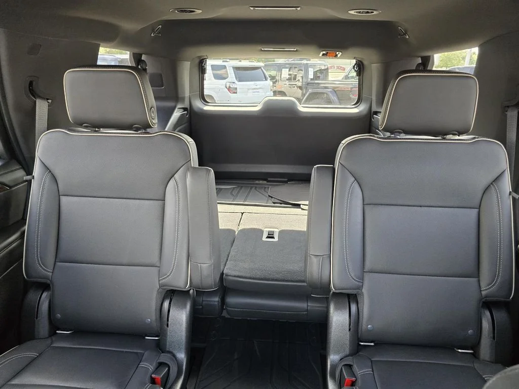 Used 2021 SUMMIT WHITE Chevrolet Premier image 17