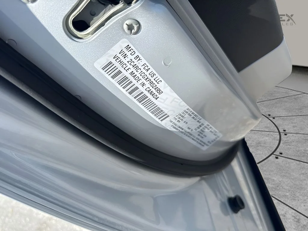 Used 2023 Silver Chrysler LX image 34