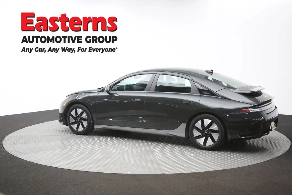 Used 2024 Green Hyundai SE image 62