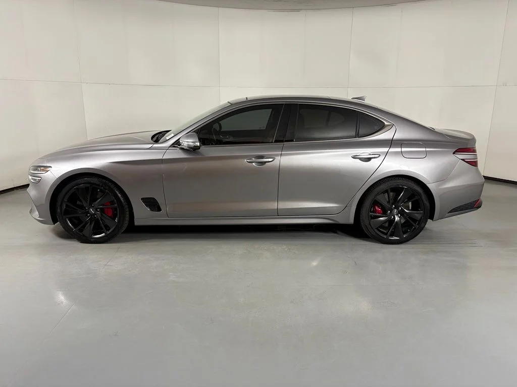 Used 2023 Silver Genesis 3.3T image 5